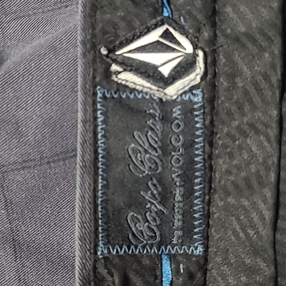 MEN'S VOLCOM CORPO CLASS SHORTS - Picture 4 of 9